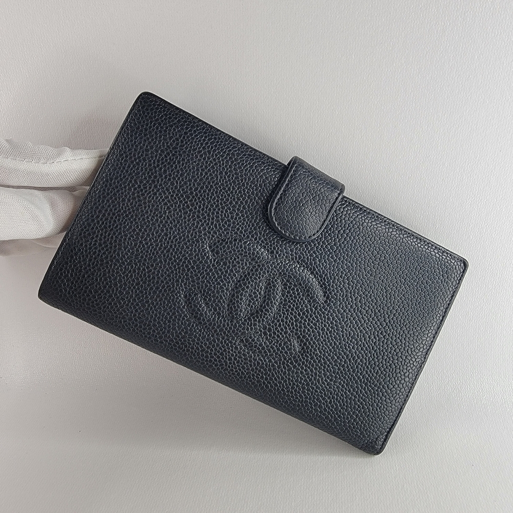 CHANEL Black Leather Wallet - Picture 2 of 10